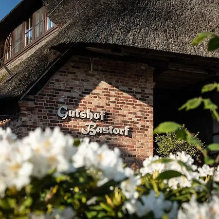 Gutshof Bastorf-2